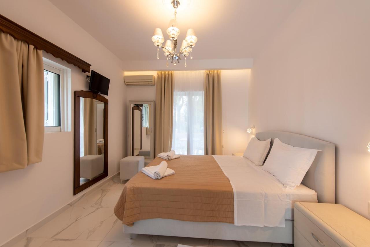 Basil Aparthotel 2*