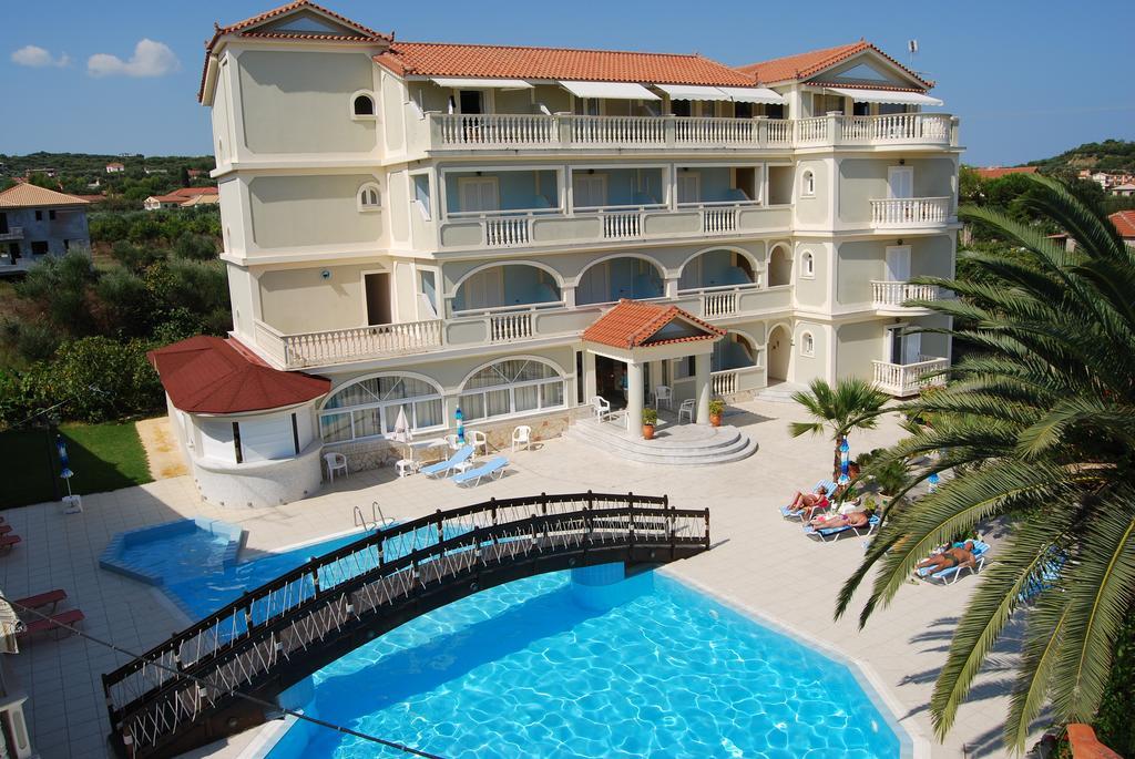 Aparthotel Basil 2*