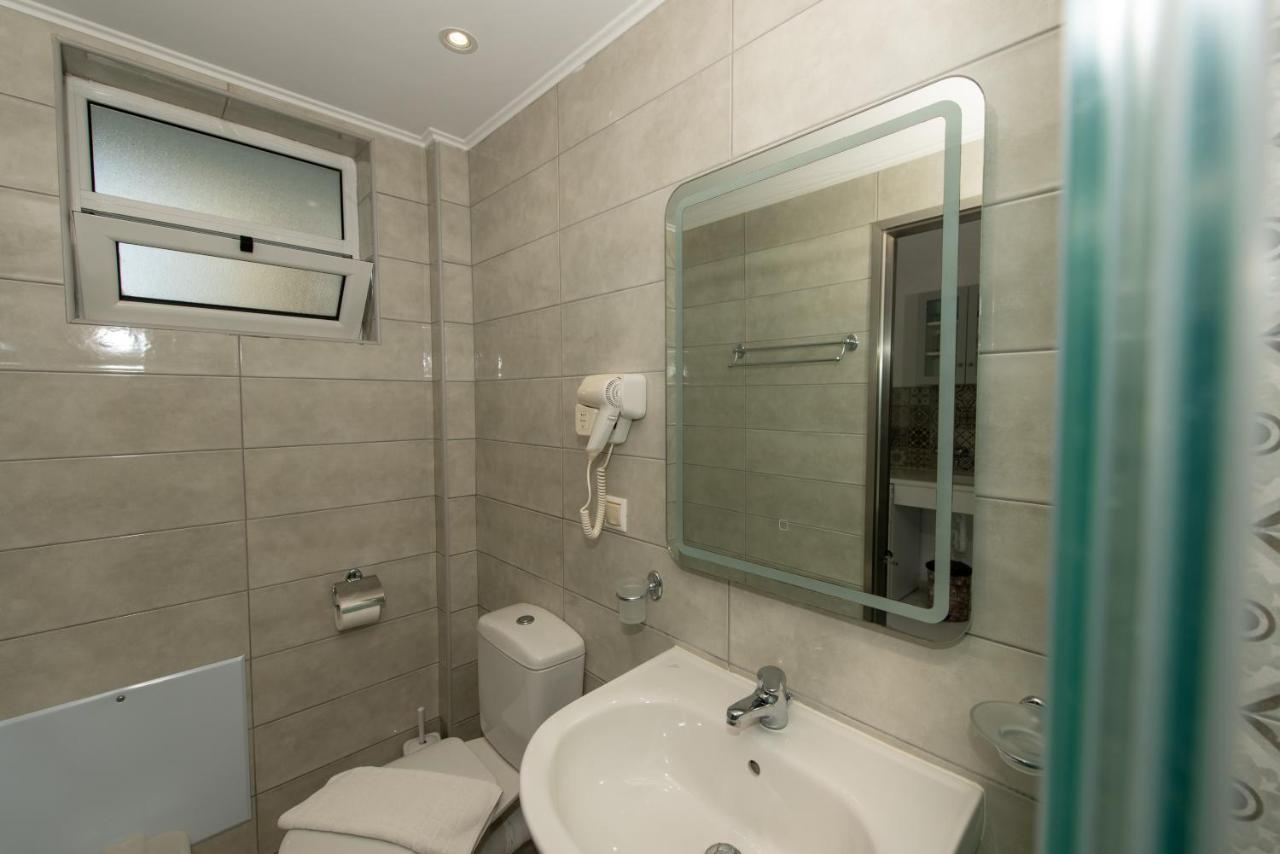 Basil Aparthotel Planos