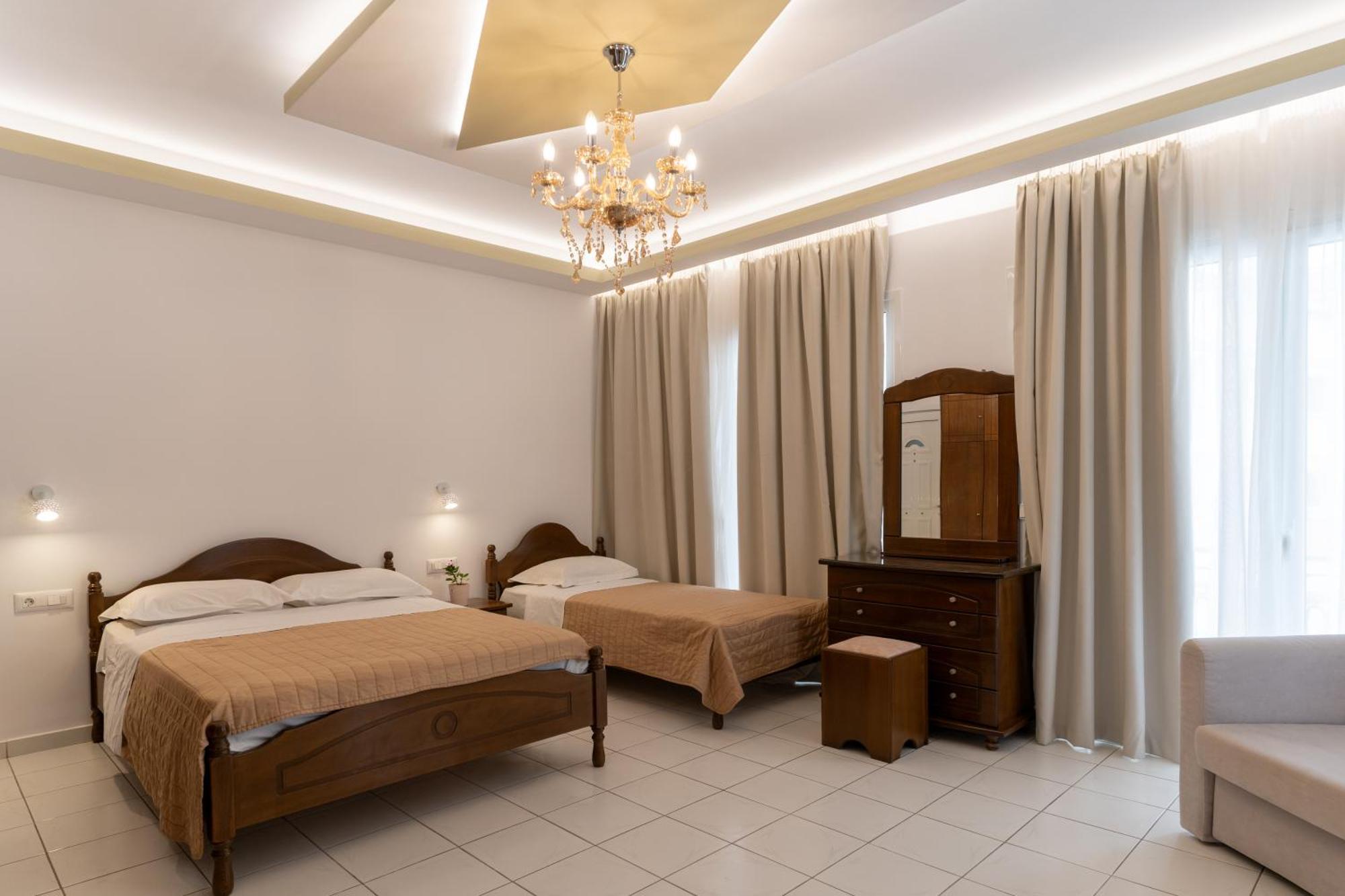 Basil Aparthotel 2*