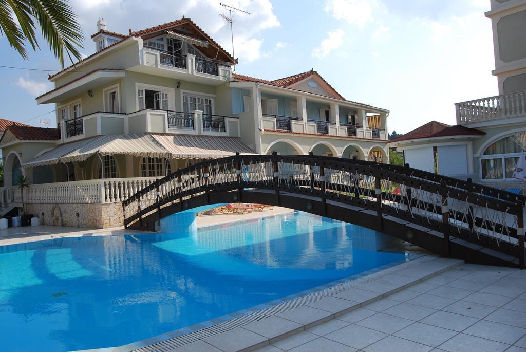 Aparthotel Basil Planos