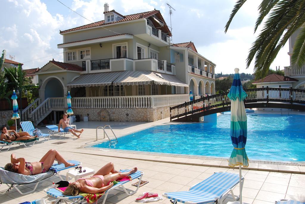 Aparthotel Basil 2*